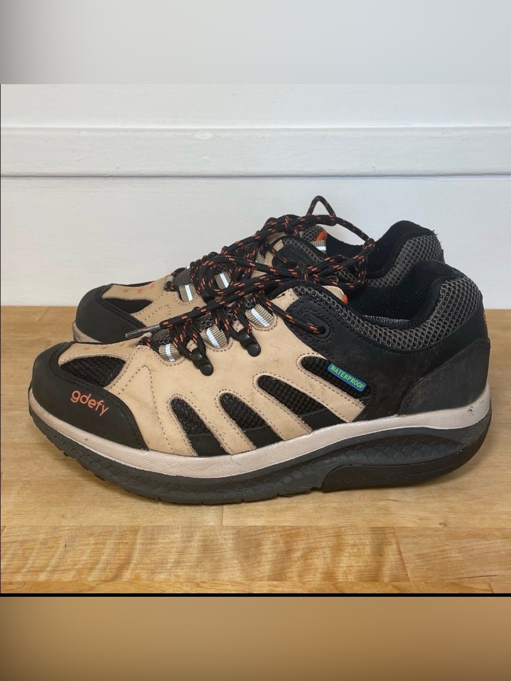 Gravity Defyer G-Defy Radius waterproof hiking shoe tan/black women’s size 9.5